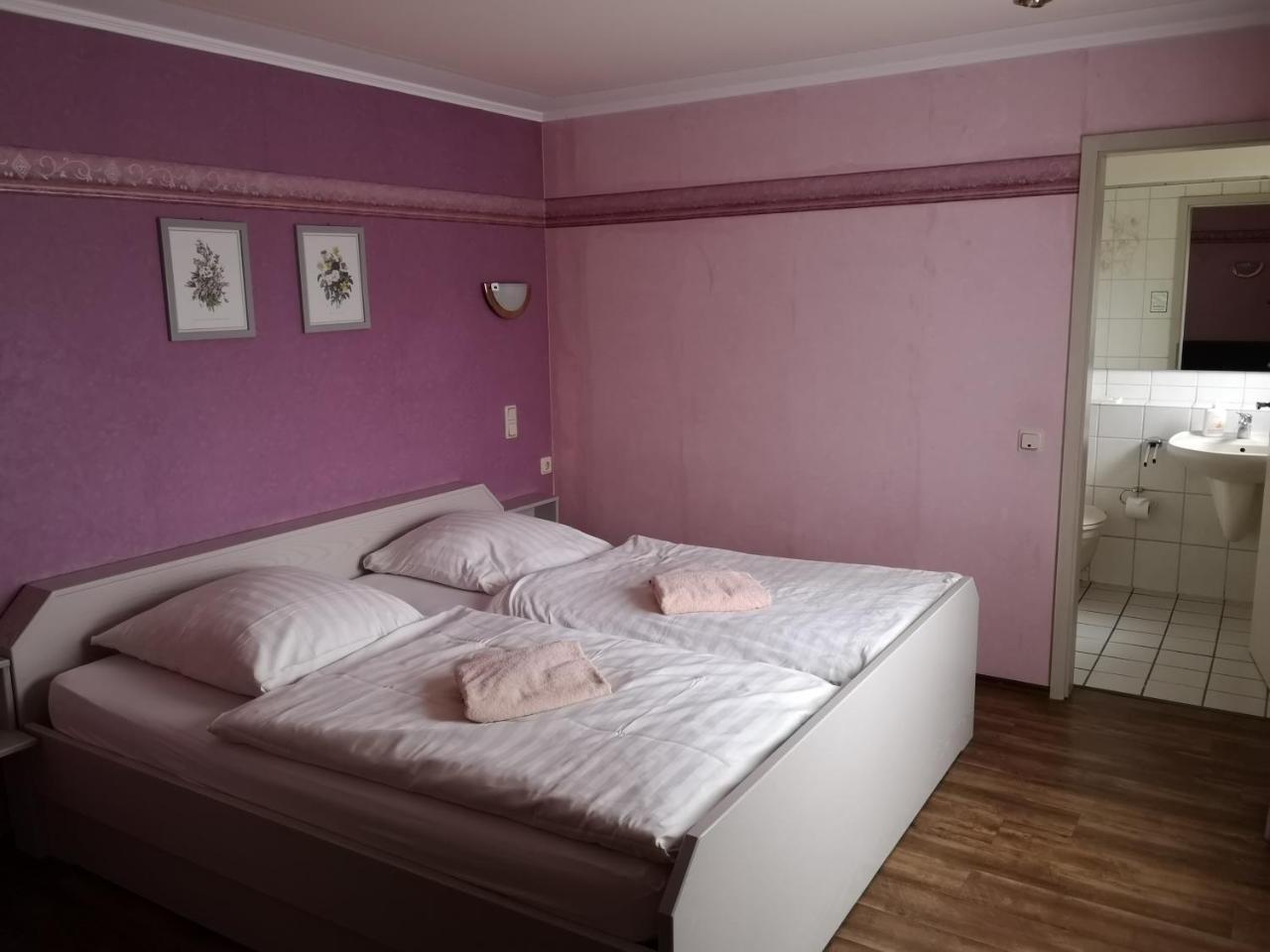 Gasthaus "Zur Alten Dorfschmiede" Metterich Dış mekan fotoğraf